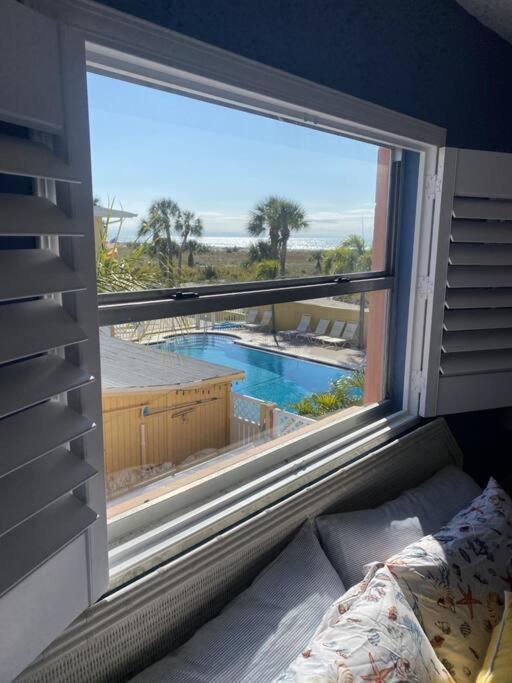 Beachfront Condo On Quiet Treasure Island- 1 Bed St. Pete Beach Exteriör bild