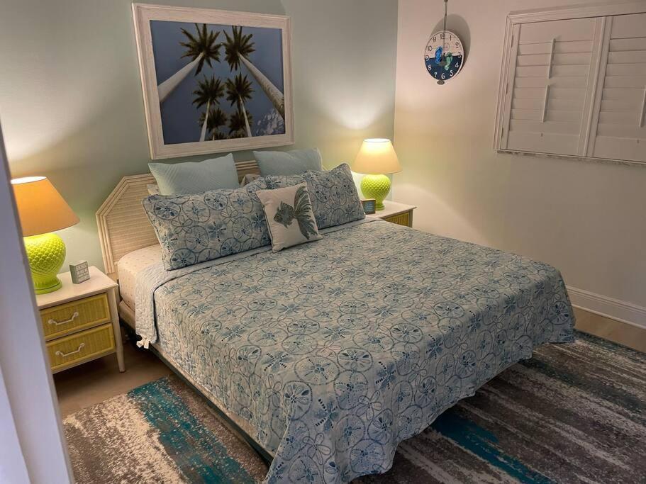 Beachfront Condo On Quiet Treasure Island- 1 Bed St. Pete Beach Exteriör bild