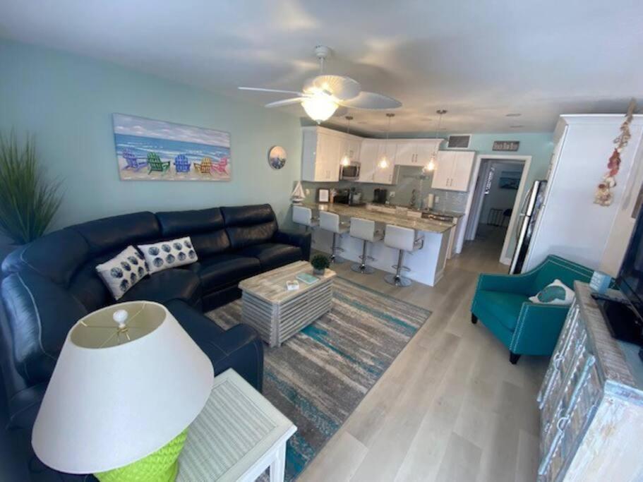 Beachfront Condo On Quiet Treasure Island- 1 Bed St. Pete Beach Exteriör bild