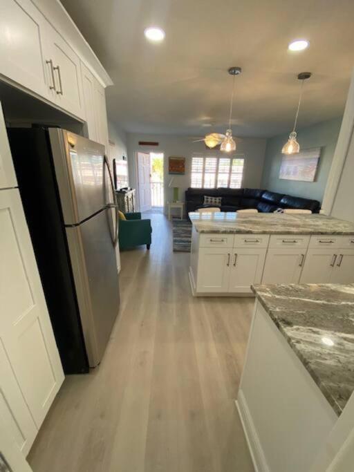 Beachfront Condo On Quiet Treasure Island- 1 Bed St. Pete Beach Exteriör bild