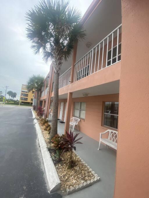 Beachfront Condo On Quiet Treasure Island- 1 Bed St. Pete Beach Exteriör bild