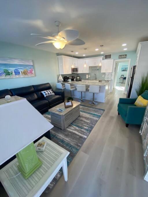 Beachfront Condo On Quiet Treasure Island- 1 Bed St. Pete Beach Exteriör bild