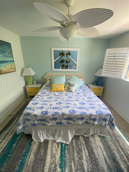 Beachfront Condo On Quiet Treasure Island- 1 Bed St. Pete Beach Exteriör bild